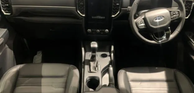 CMH FORD GEZINA - xlt- INFOTAINMENT SYSTEM-and-steering-wheel