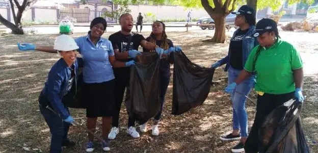cmh-ford-randburg-staff-cleaning