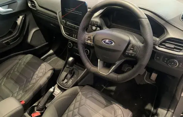 ford-puma-steering