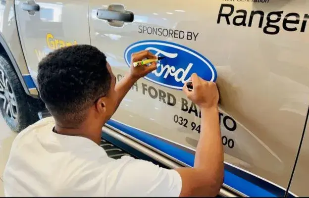 grant-williams-signing-his-next-gen-ford-ranger-xlt