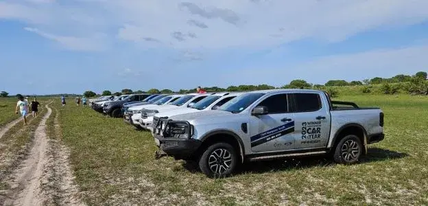 ford-ranger-models-on-the-track
