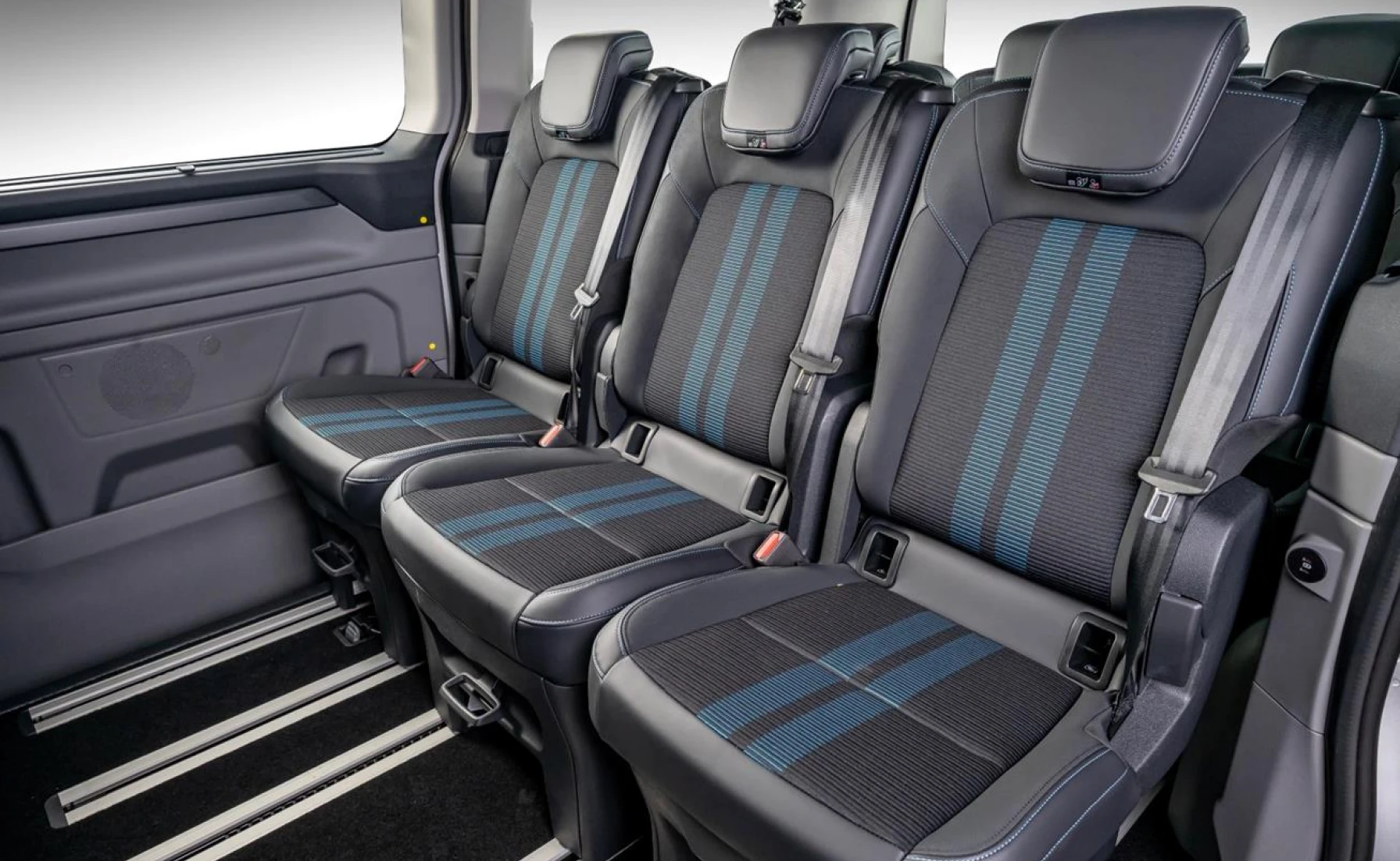 Ford Tourneo Custom Variant Image