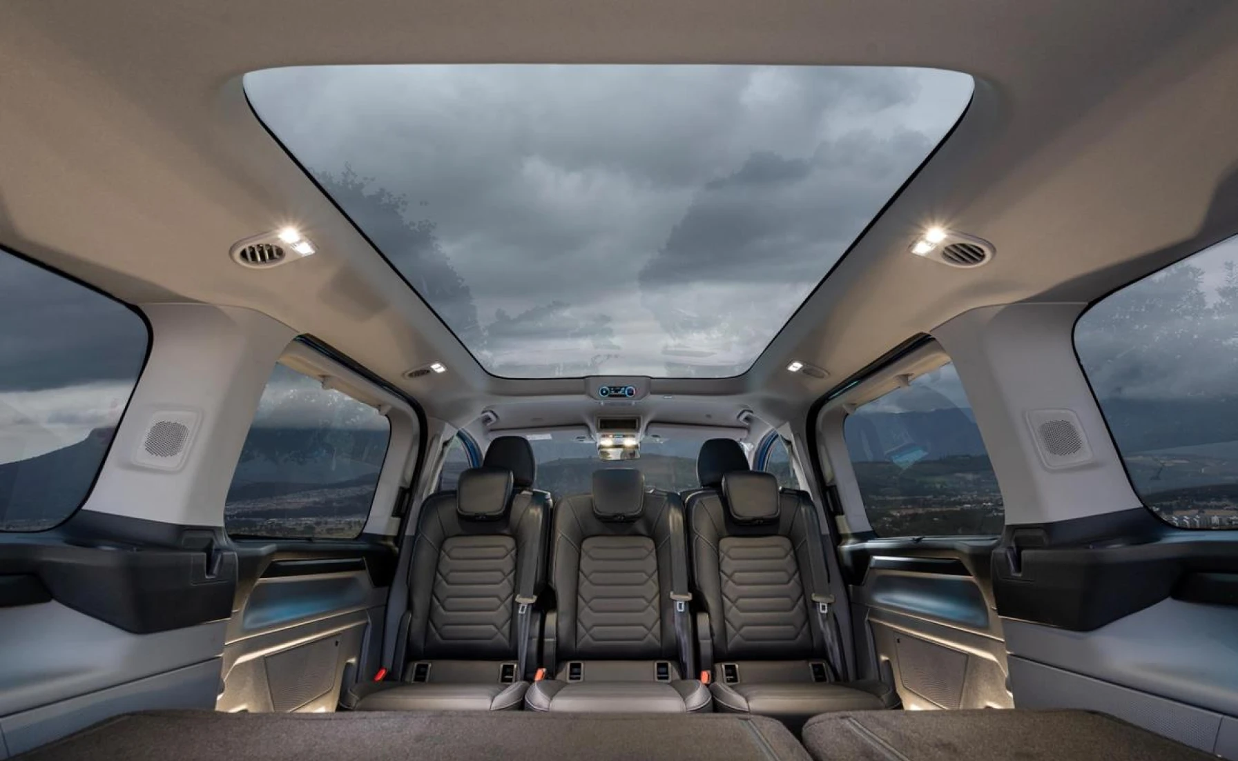 Ford Tourneo Custom Variant Image