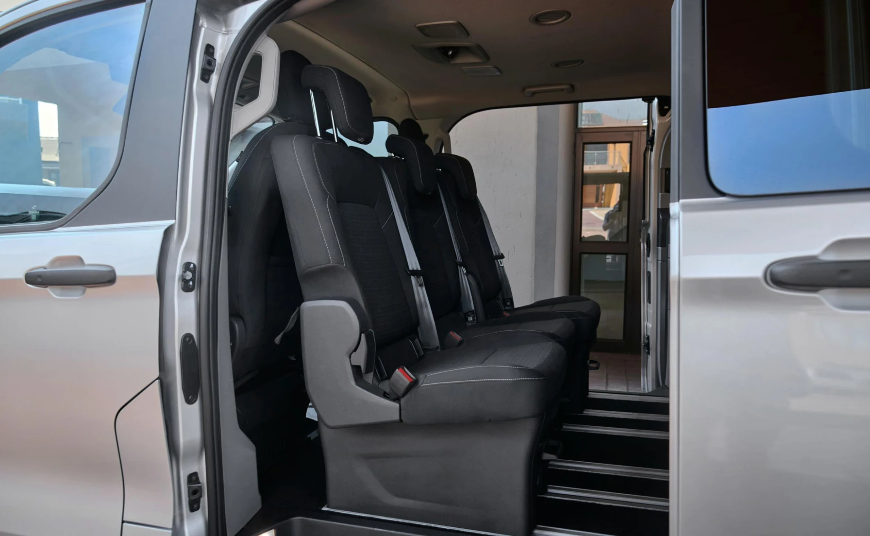 Ford Tourneo Custom Variant Image