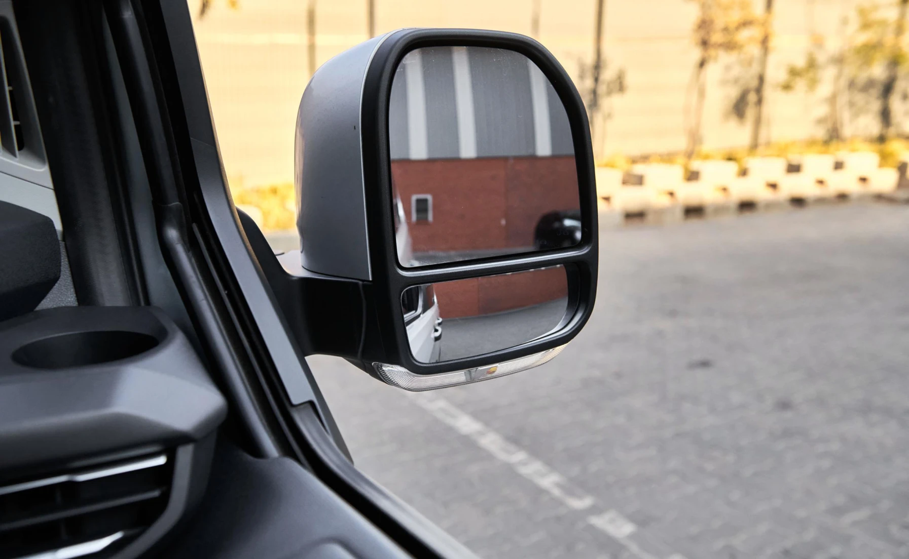 Ford Tourneo Custom Variant Image
